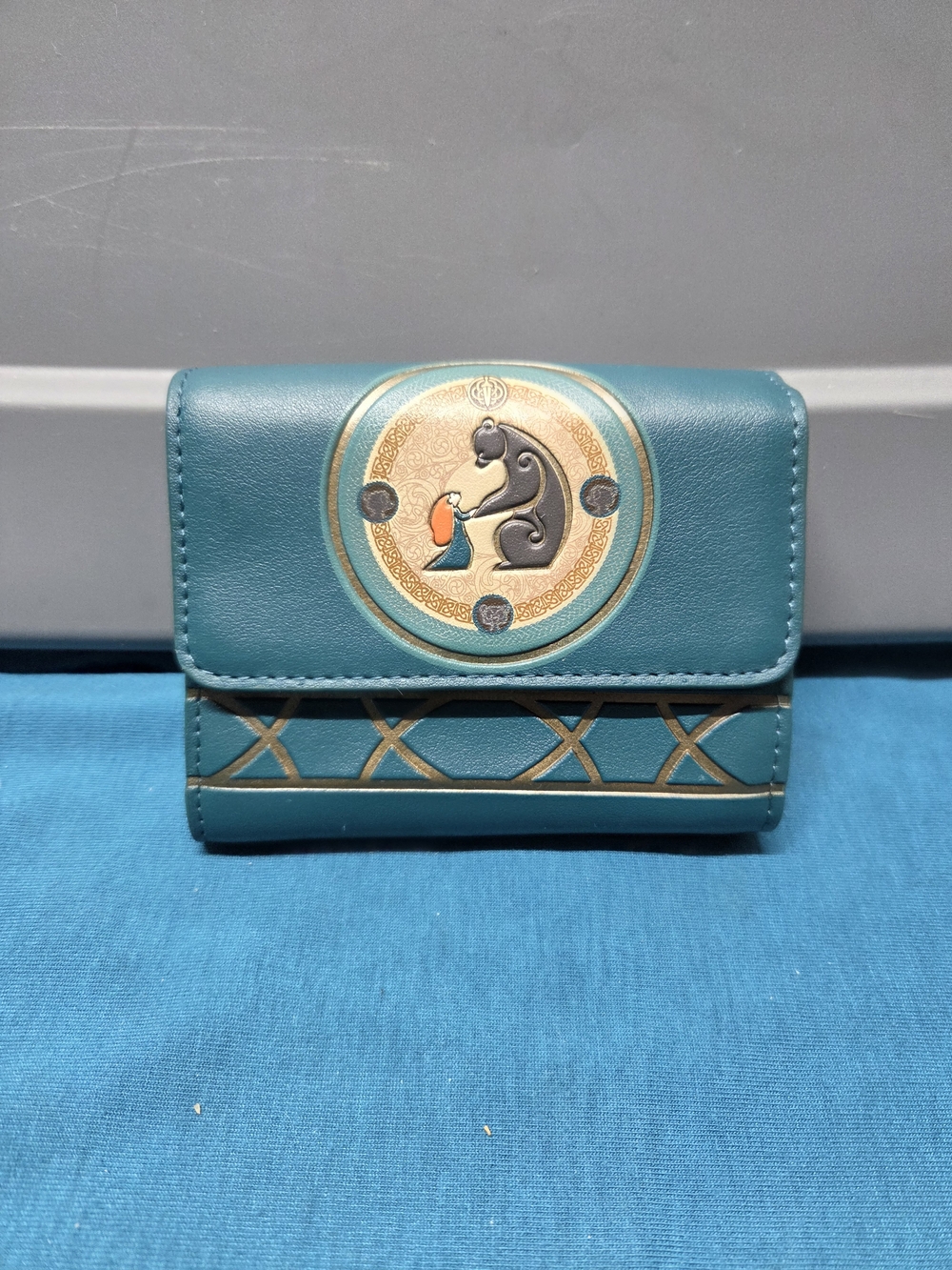 Our Universe (sim Loungefly) Disney Pixar Brave DunBroch Family Tapestry Wallet